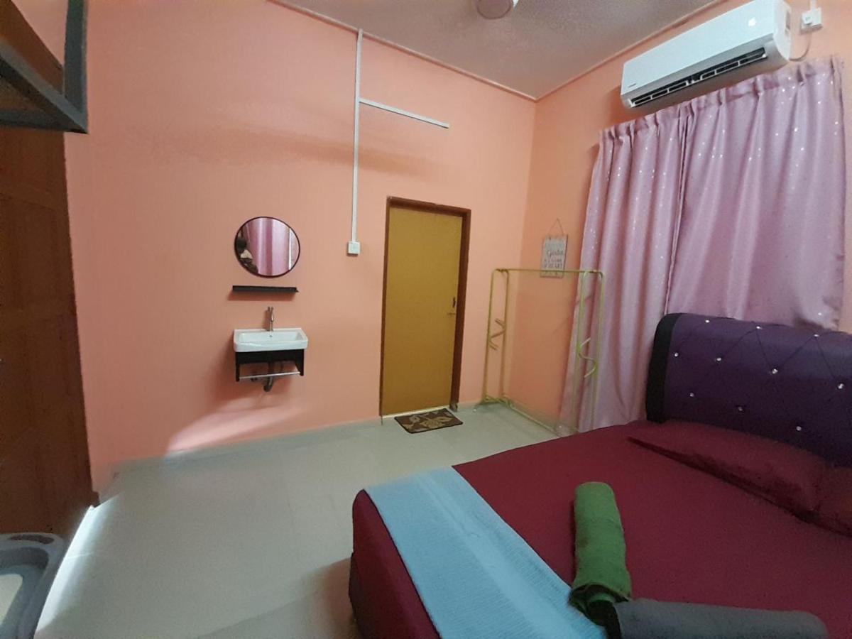 Guesthouse Mokteh Куала-Тренгану Экстерьер фото